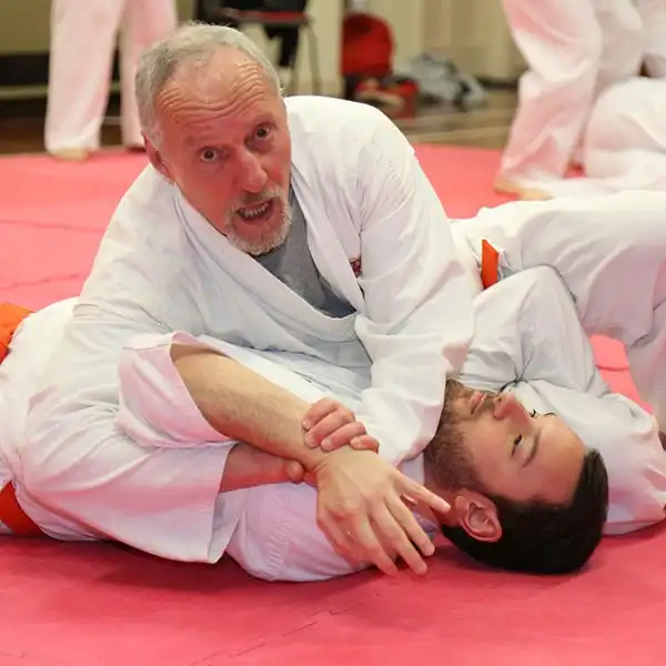 Jiu-Jitsu Self Defence 19